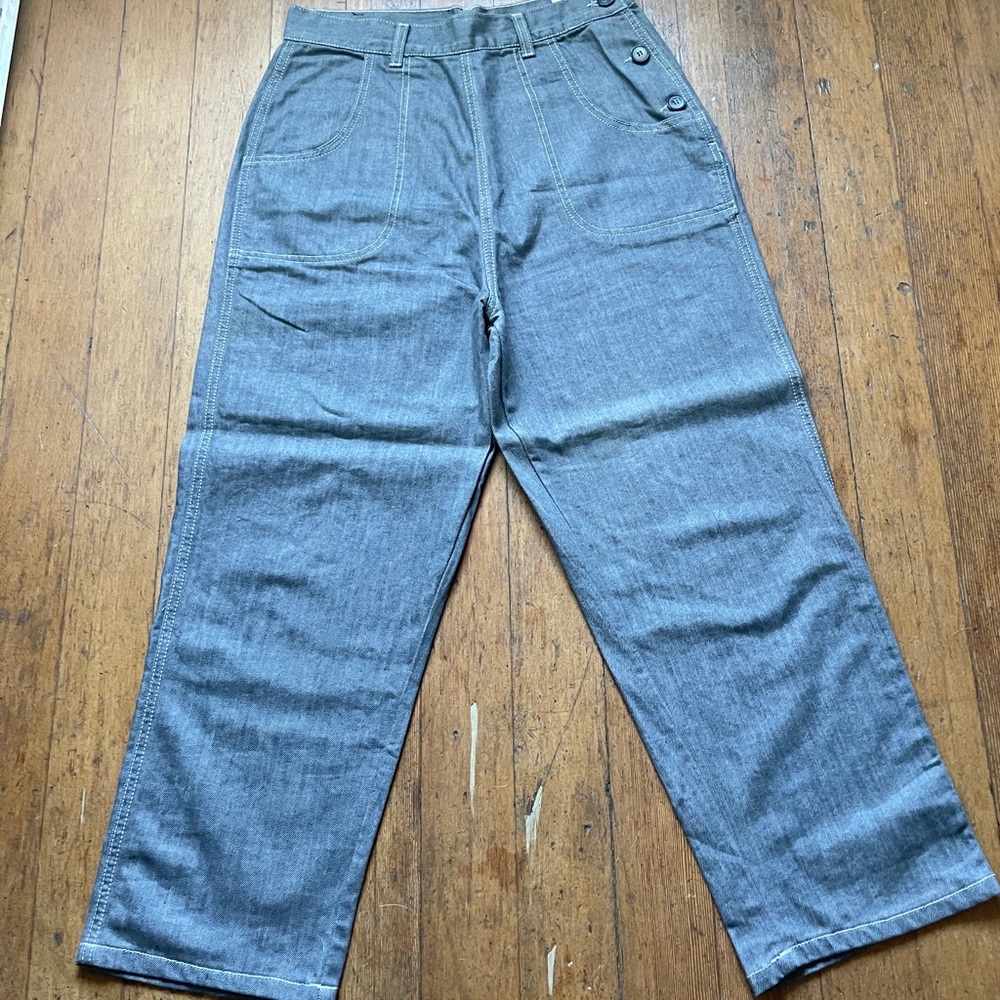 Grey Button Freddie’s of Pinewood Size 32.
